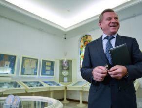 Яков Смолий